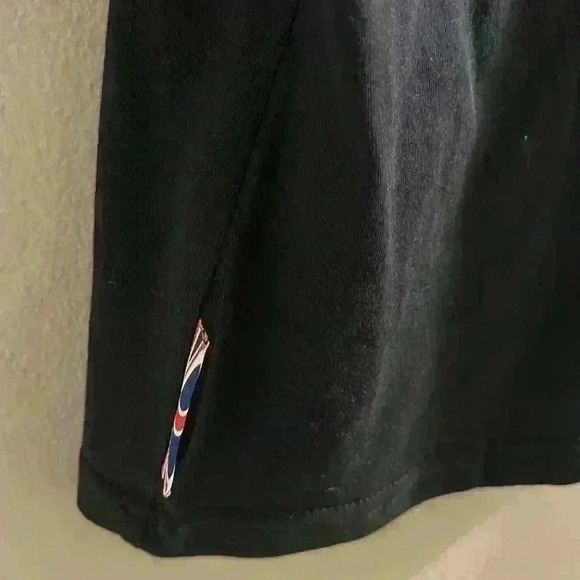 NWOT Men’s Aston Martin Formula 1 Team Shirt - Picture 5 of 5